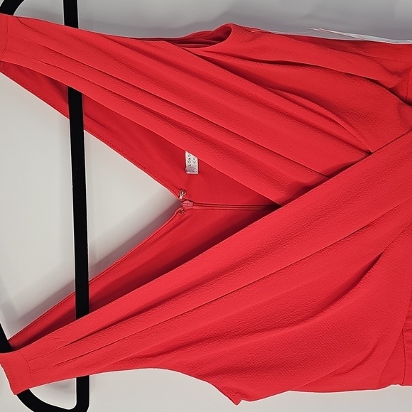 London Style Collection Vibrant Red Sleeveless Vneck Jumpsuit w Wrap Waistline - Picture 4 of 15